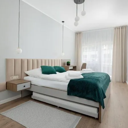 Spacious Apartment,summer Swimming Pool,