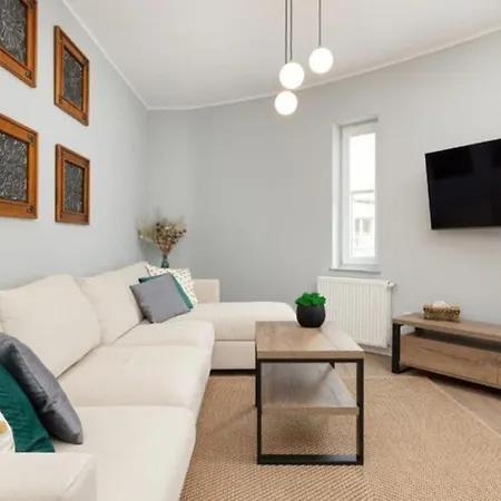 Spacious Apartment,summer Swimming Pool, Apartamento Pobierowo